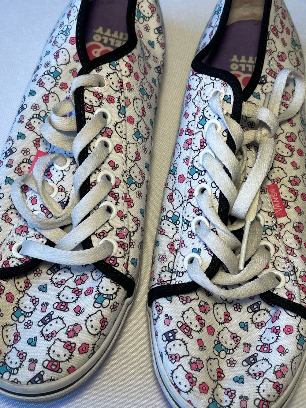 🔥 Vans x Hello Kitty Allover Print Lace-Up Sneakers